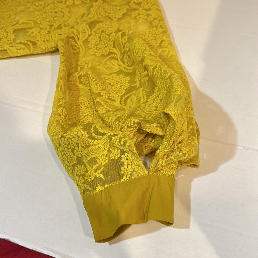 By Nancy Yellow Lace Top NEW - Picture 4 of 7